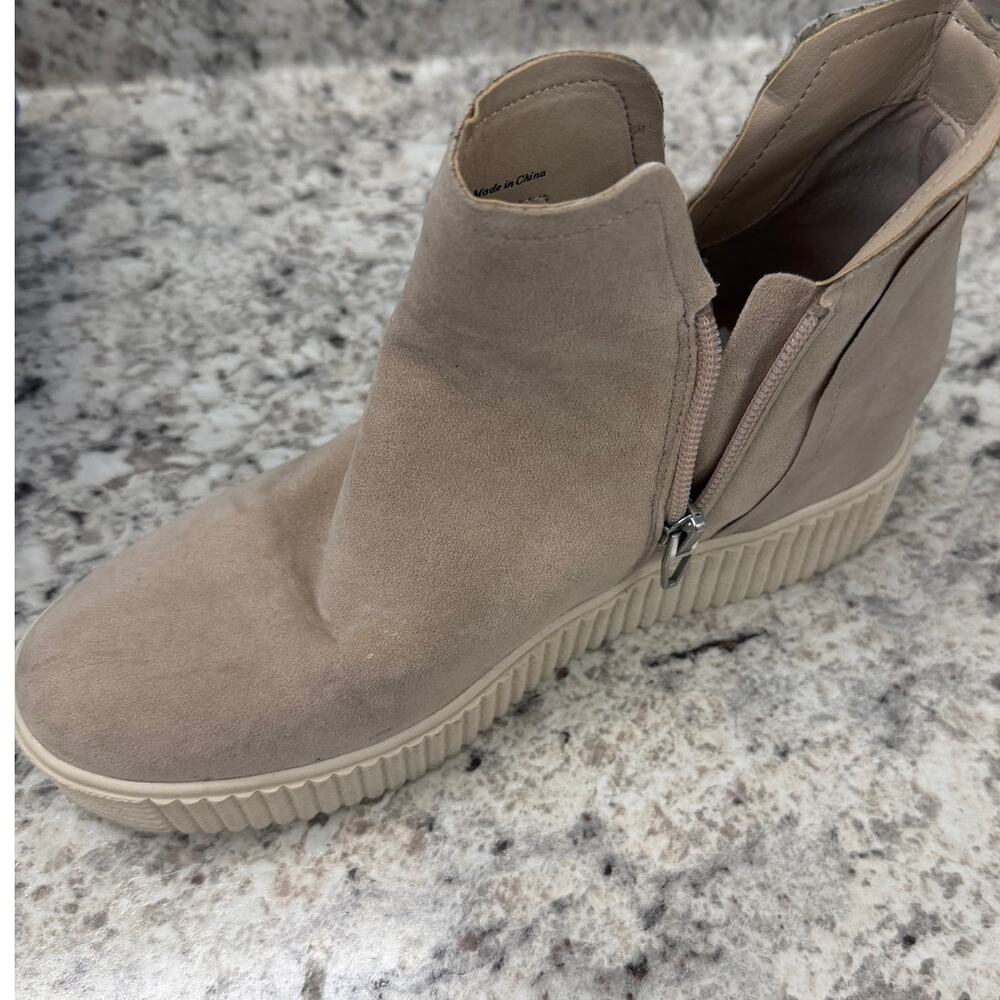 Dolce Vita Catri Wedge Booties Size 8.5 Taupe Suede Zip Ankle Boots Comfort - Picture 6 of 9